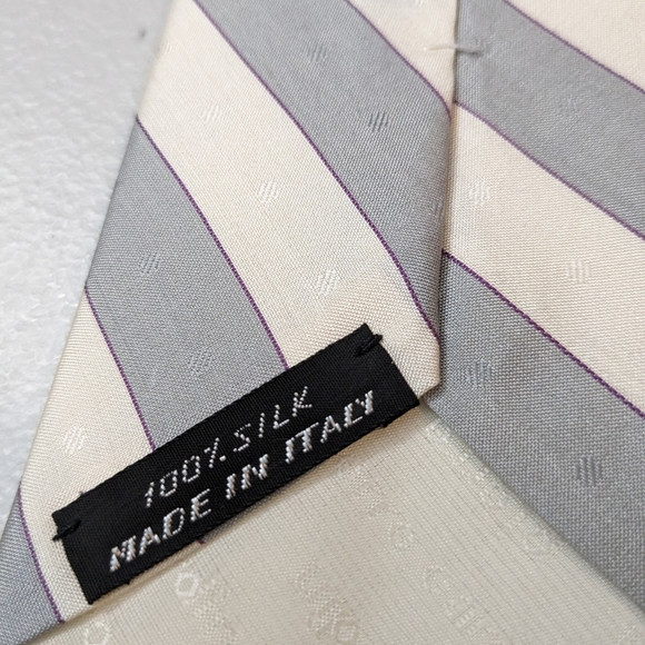 Diagonal stripe Pierre Cardin designer silk tie. - Picture 5 of 5